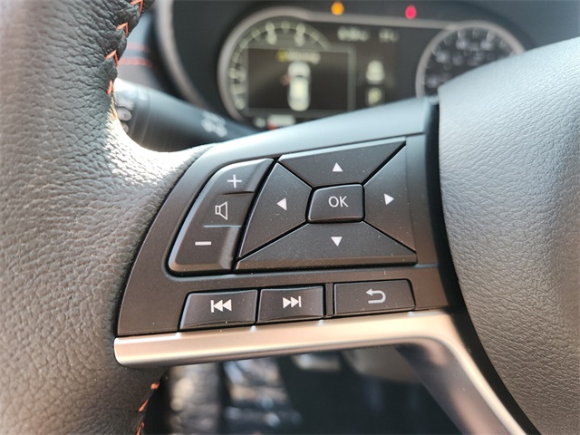 2025 Nissan Versa SR photo 14