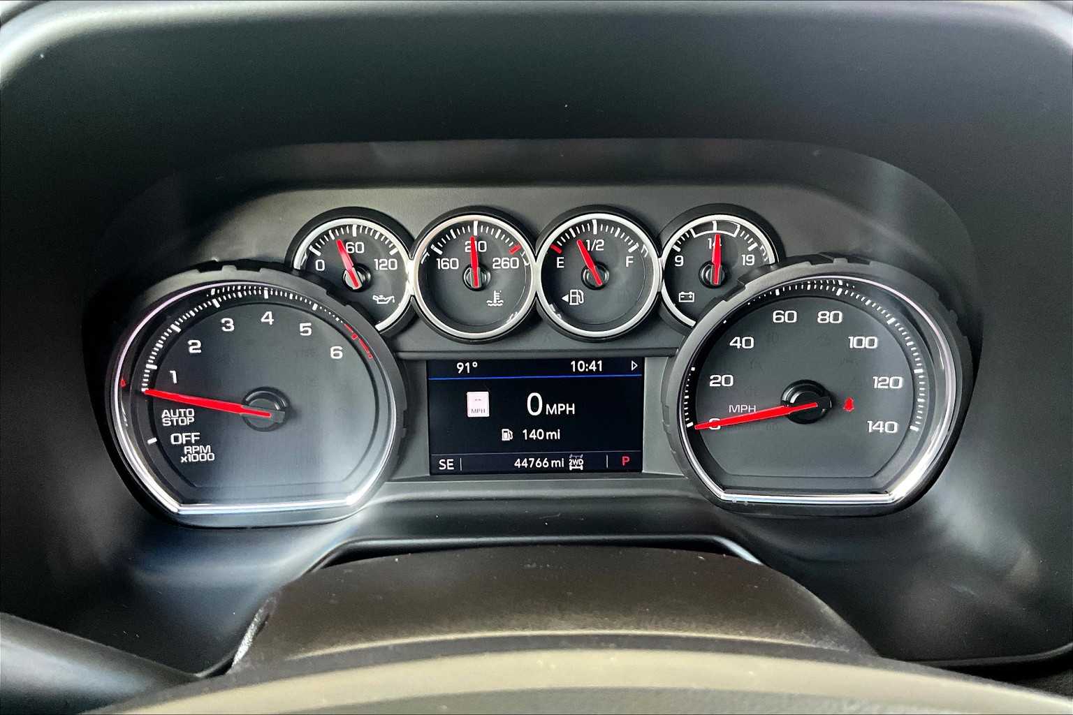 2021 Chevrolet Suburban RST photo 21