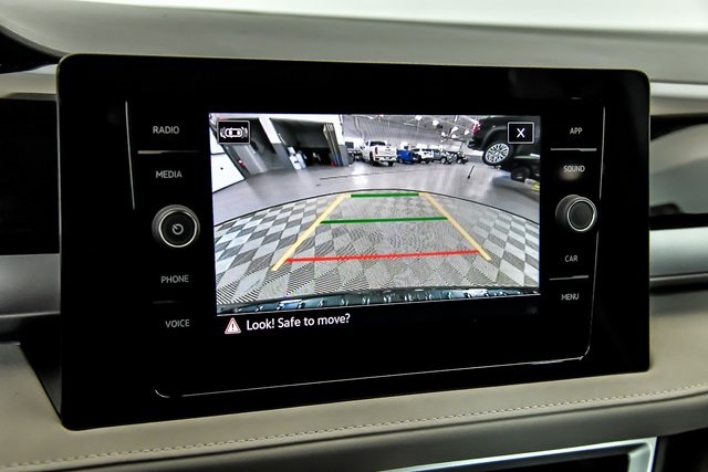 2025 Volkswagen Taos SE photo 13