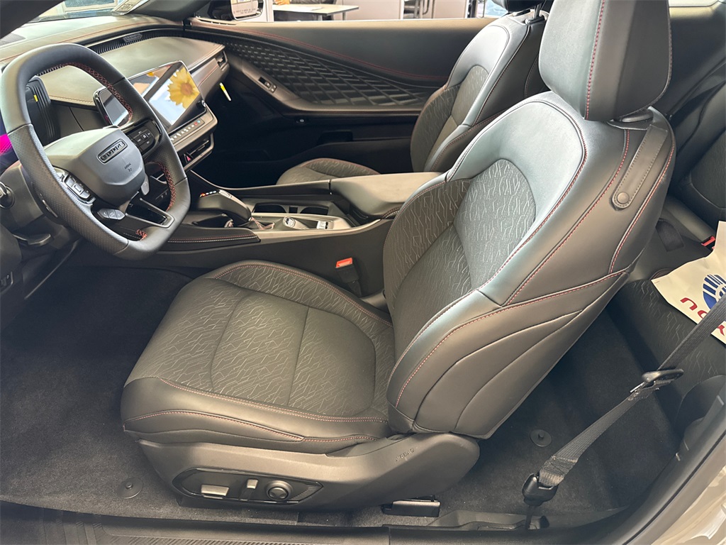 2025 Dodge Charger R/T photo 19