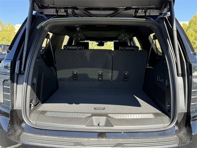 2026 Chevrolet Suburban High Country photo 4