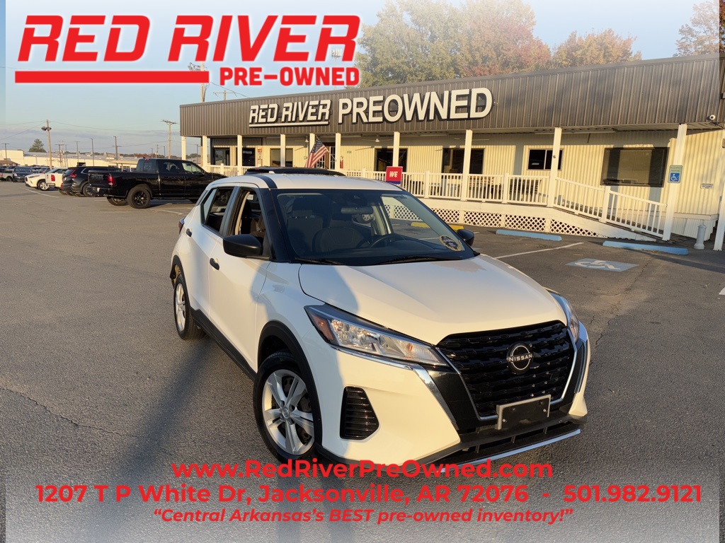 2022 Nissan Kicks S's photo