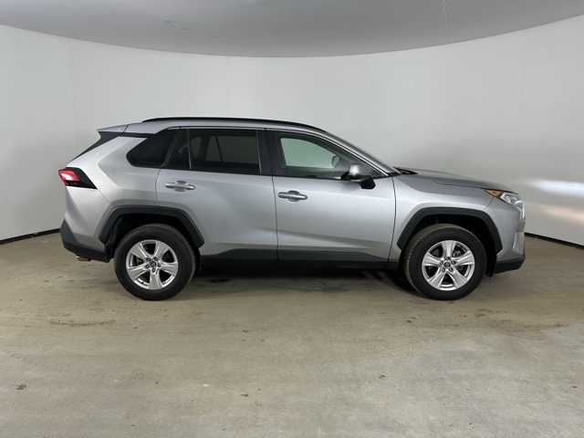 2021 Toyota RAV4 XLE photo 6