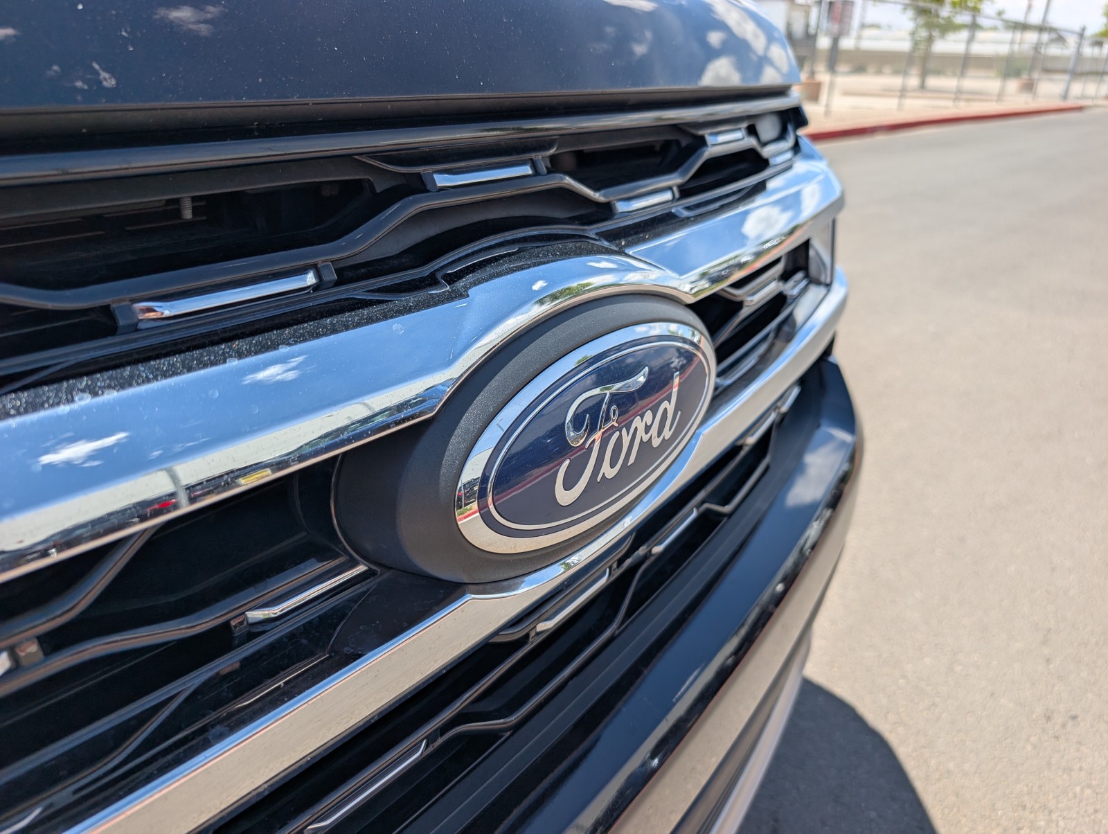 Used 2023 BLACK Ford Limited image 32