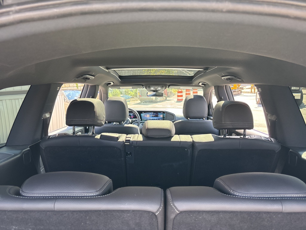 2025 Mercedes Benz GLS 450 4MATIC photo 9