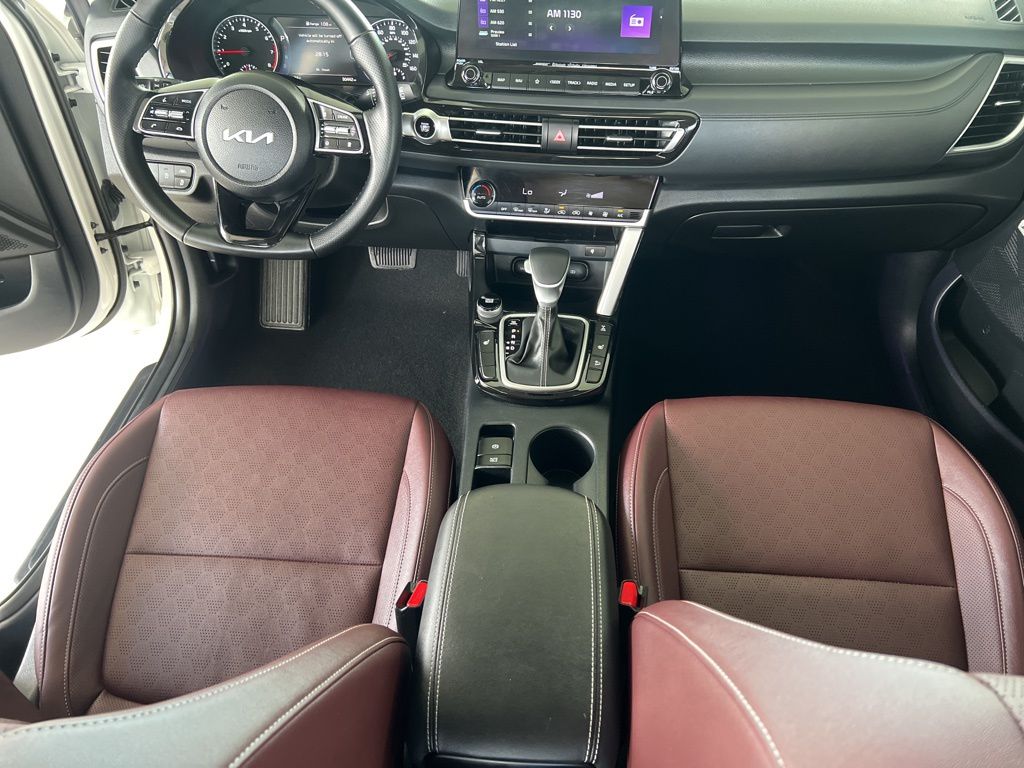 2023 Kia Seltos SX photo 16