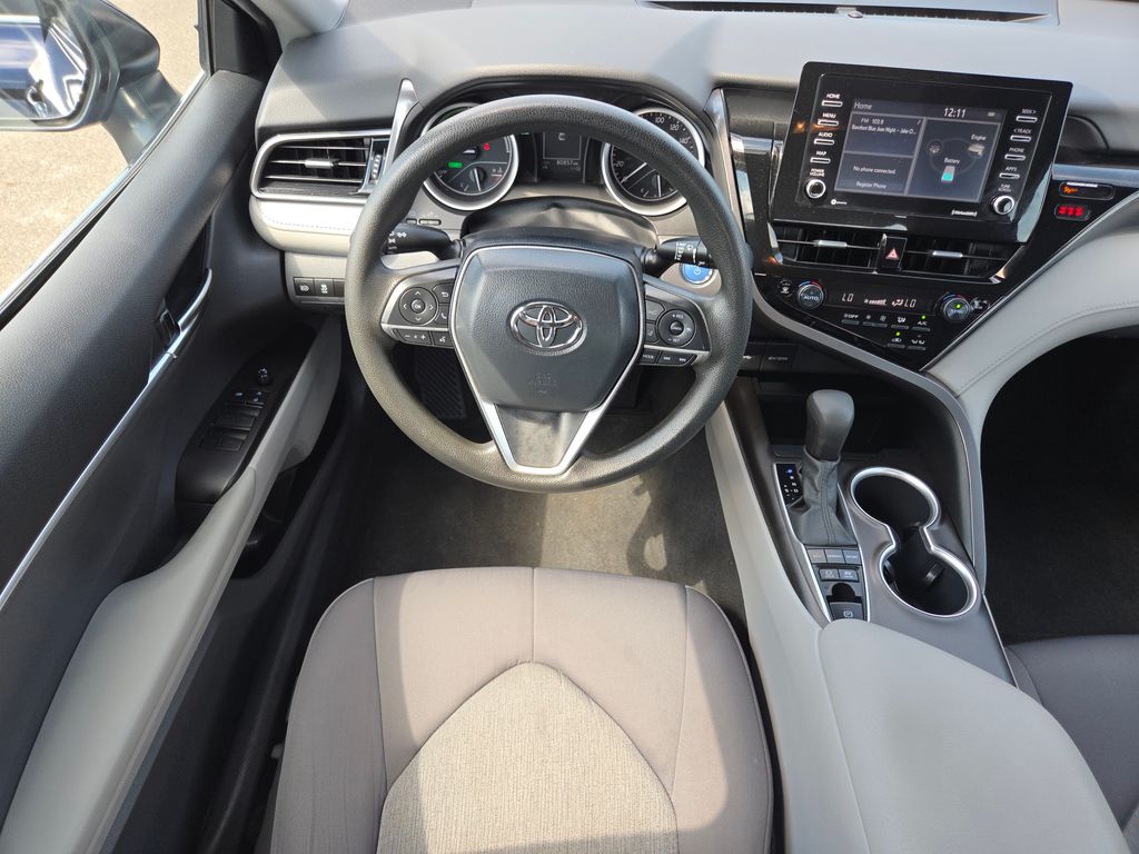 2021 Toyota Camry Hybrid LE photo 15