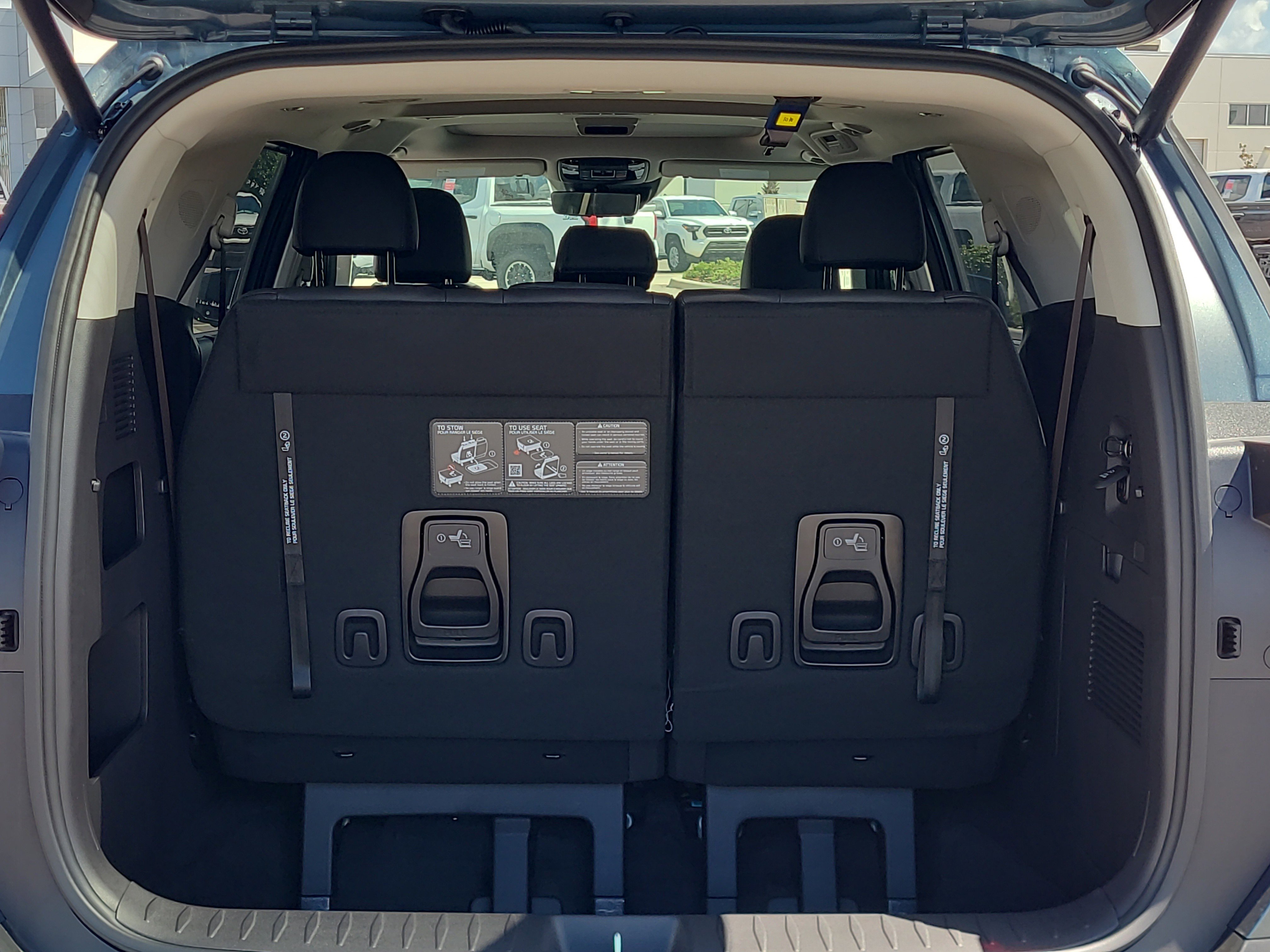 2026 Kia Carnival SX Prestige photo 3