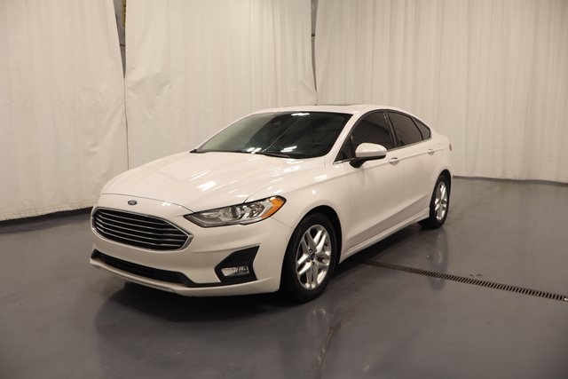 2020 Ford Fusion SE photo 4