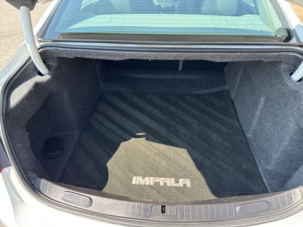 2016 Chevrolet Impala 2LT photo 13