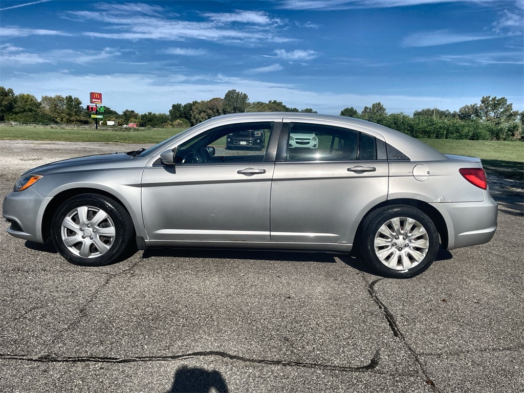 2012 Chrysler 200 LX photo 5