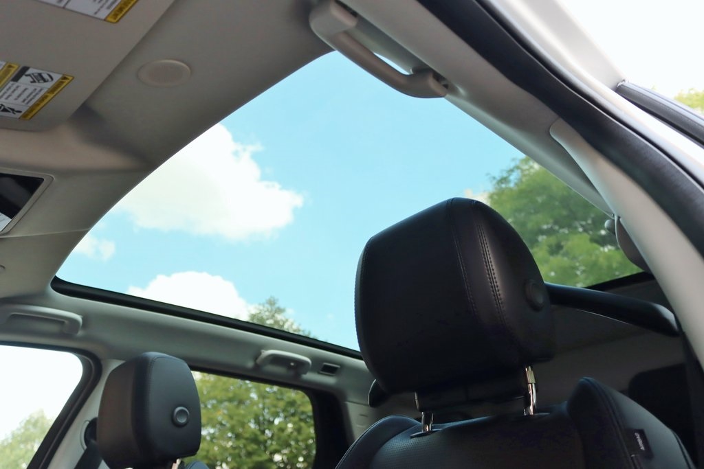 2025 Land Rover Discovery Sport S photo 11