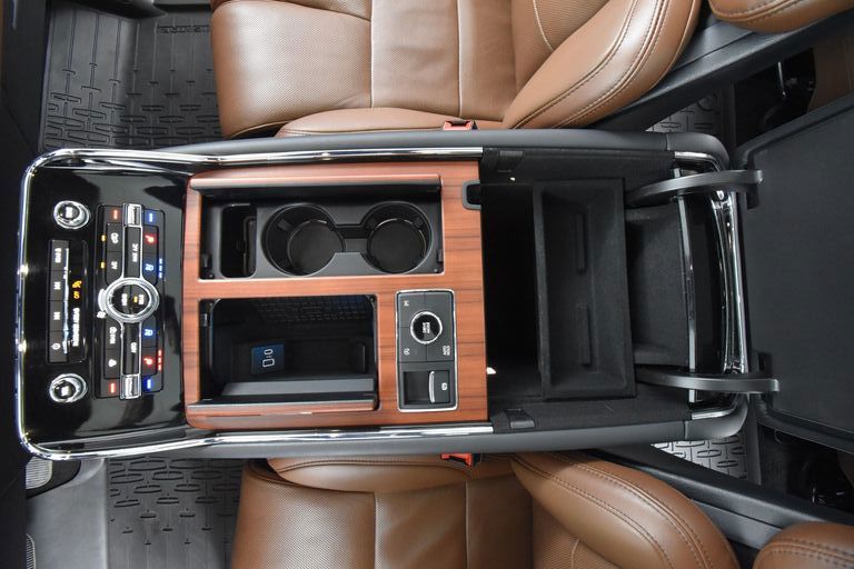 2024 Lincoln Navigator Reserve Luxury Monochromatic photo 27