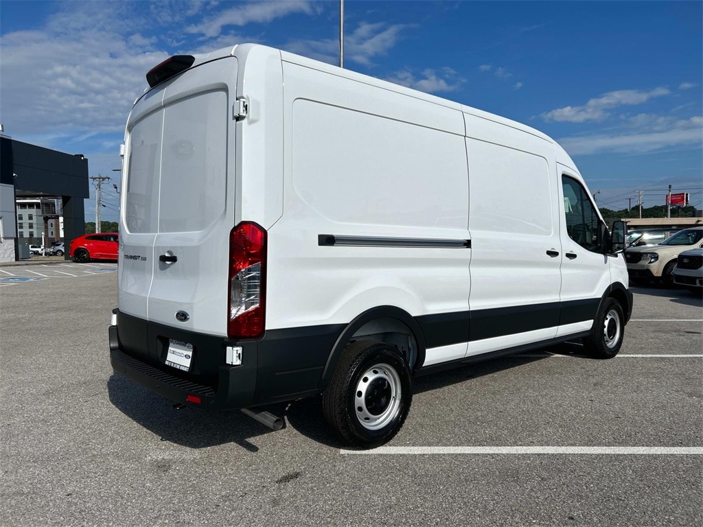 2025 Ford Transit Cargo Van photo 4