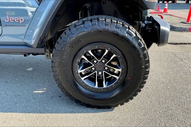 2025 Jeep Wrangler Rubicon photo 11