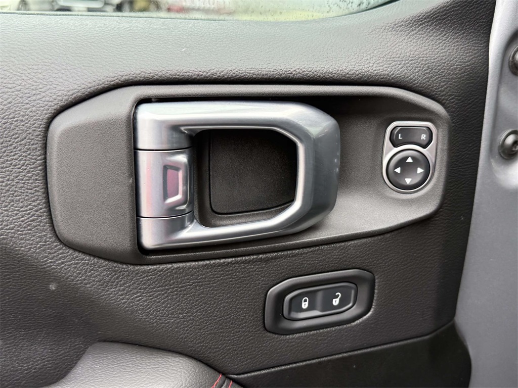 2021 Jeep Wrangler Unlimited Rubicon photo 26