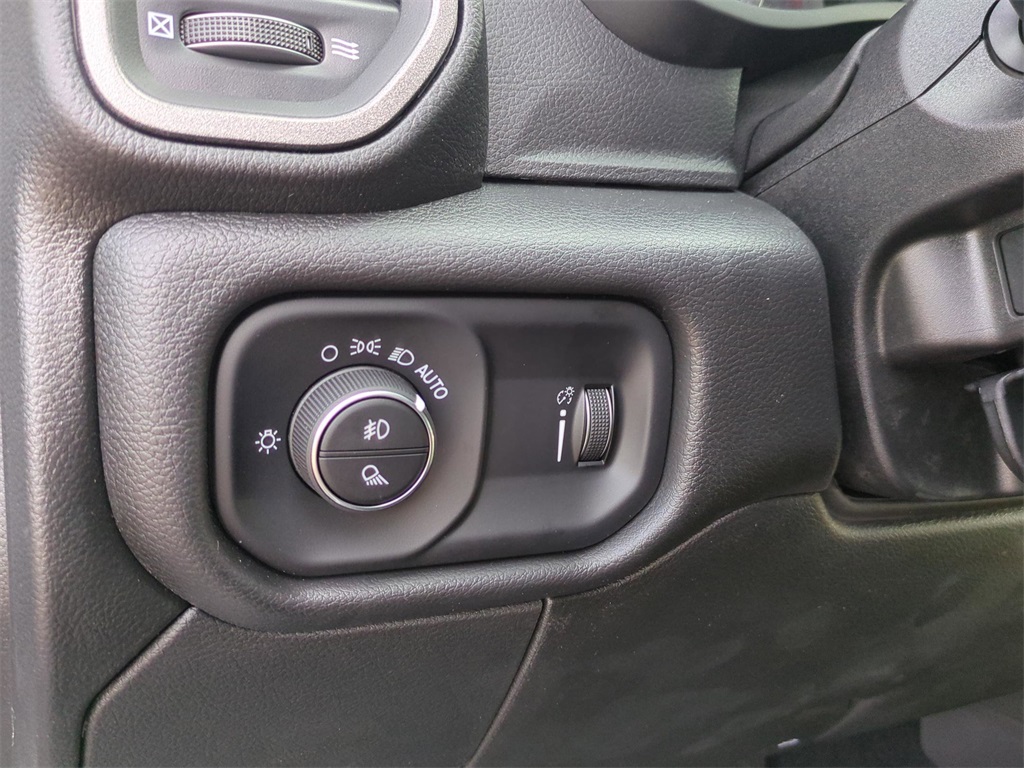 2025 Ram 2500 Tradesman photo 18