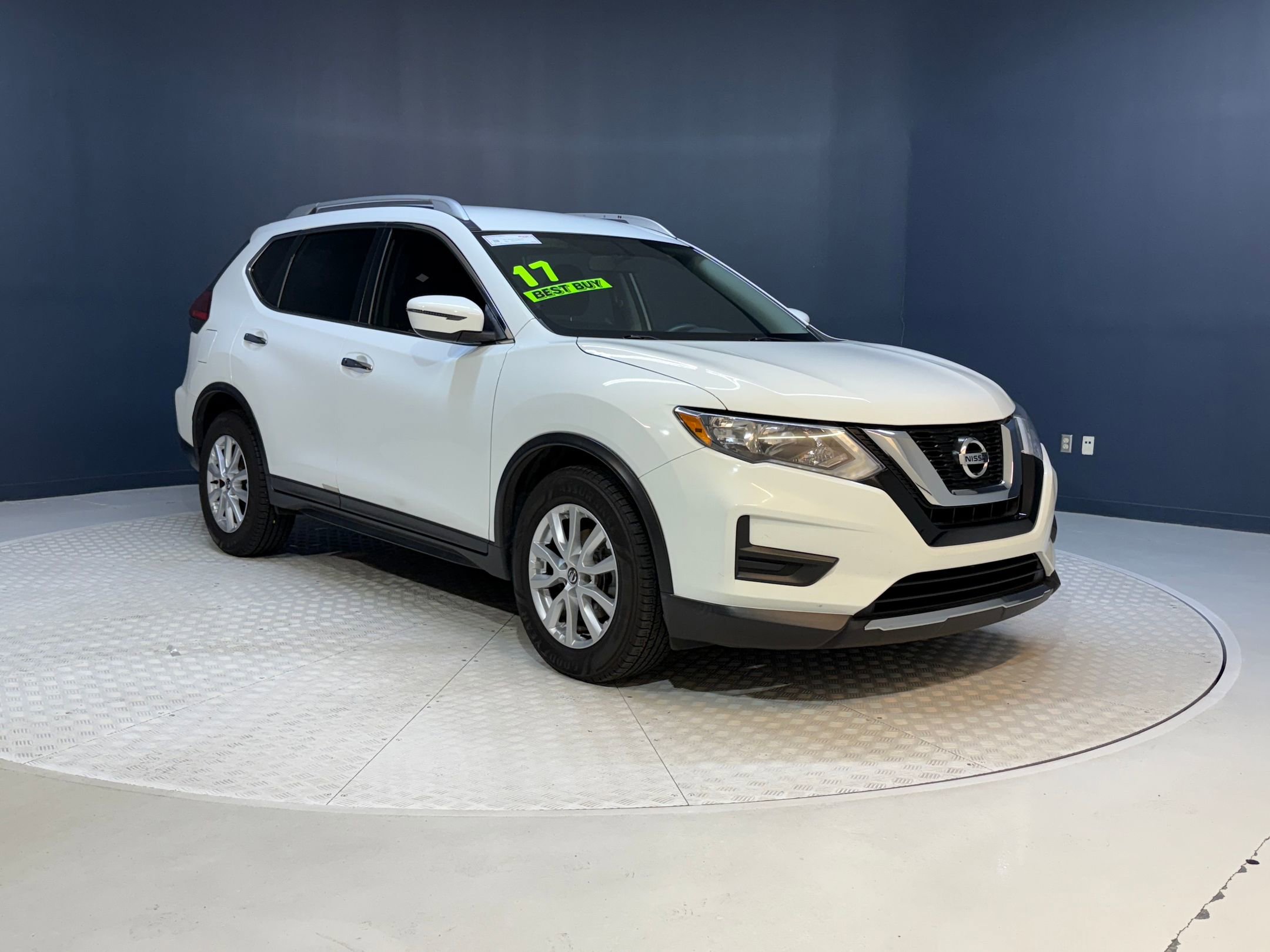 2017 Nissan Rogue SV photo 6