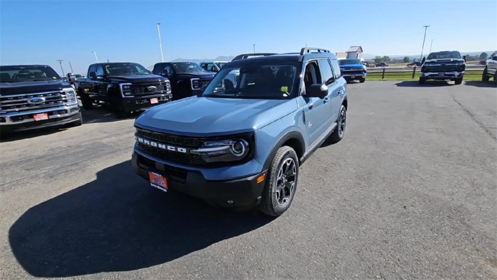 2025 Ford Bronco Sport Outer Banks photo 2