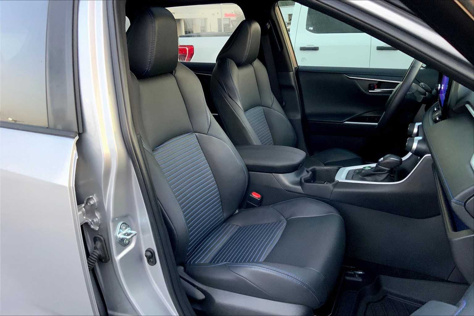 Image 7 of 2023 Toyota RAV4 XSE AWD