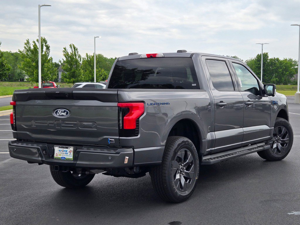 2025 Ford F-150 Lightning photo 26