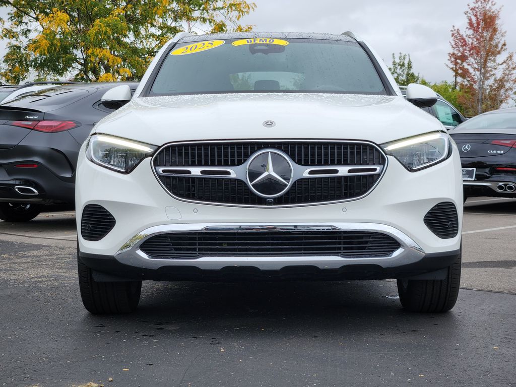 2025 Mercedes Benz GLC 300 4MATIC photo 2