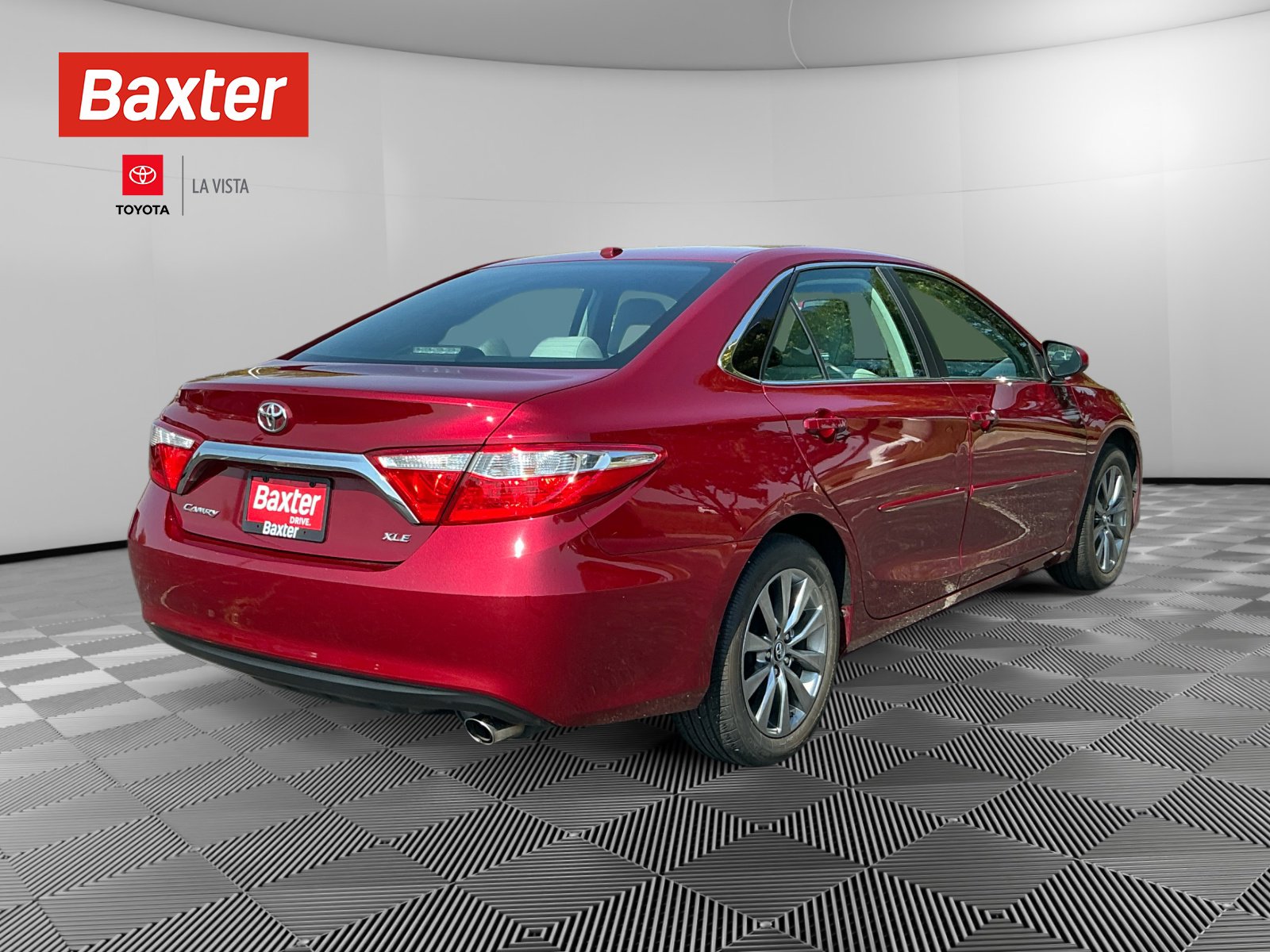 2015 Toyota Camry XLE photo 8