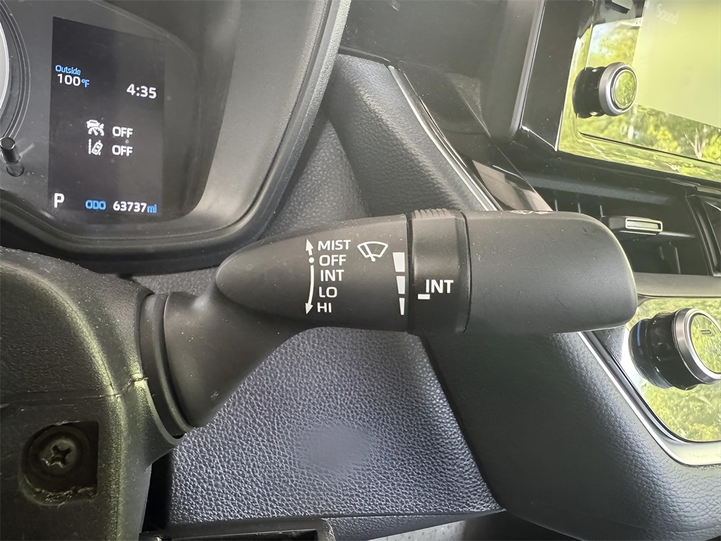 2022 Toyota Corolla LE photo 14
