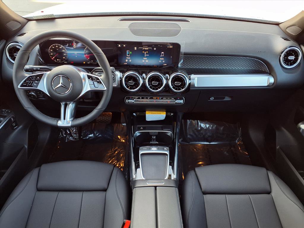 2026 Mercedes Benz GLB 250 photo 4