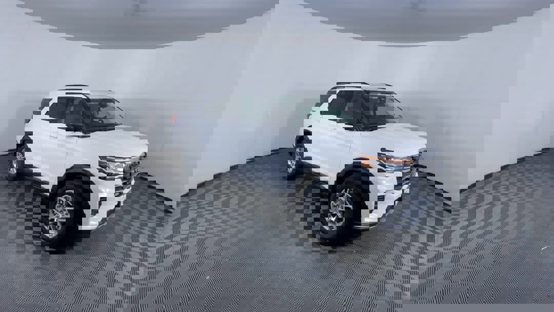 2026 Ford Explorer photo 2