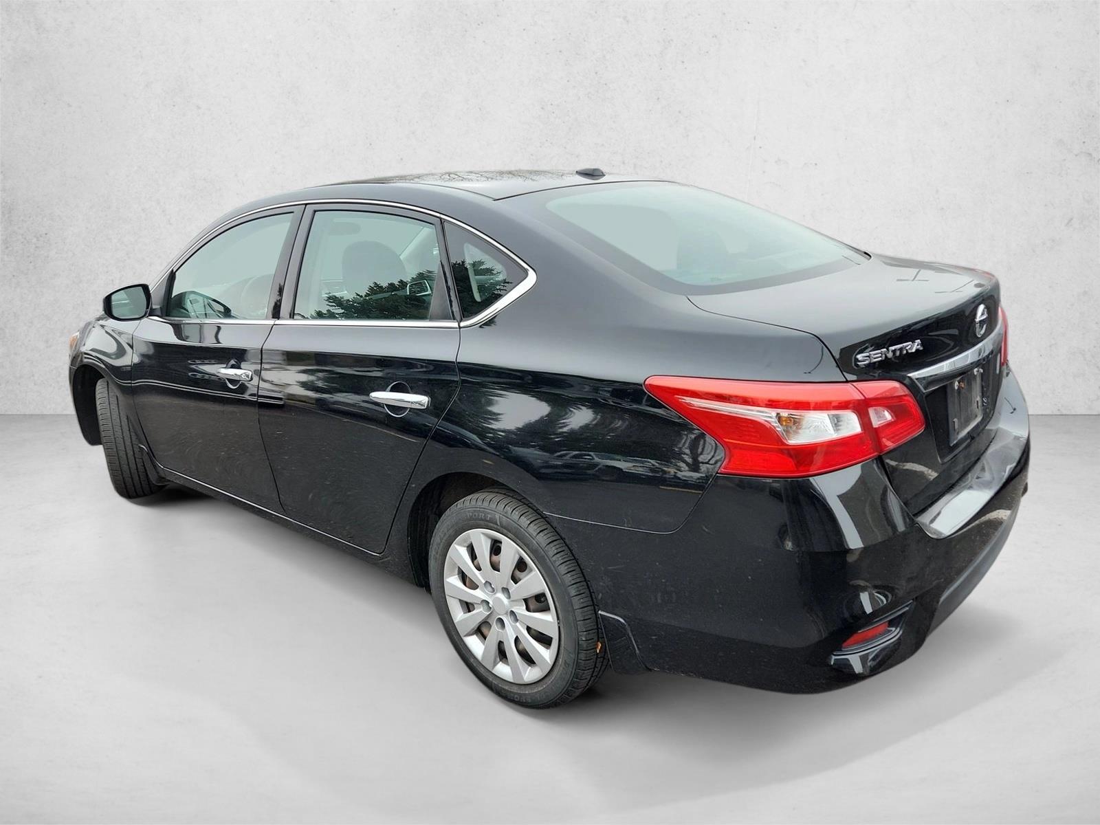 2016 Nissan Sentra SV photo 3