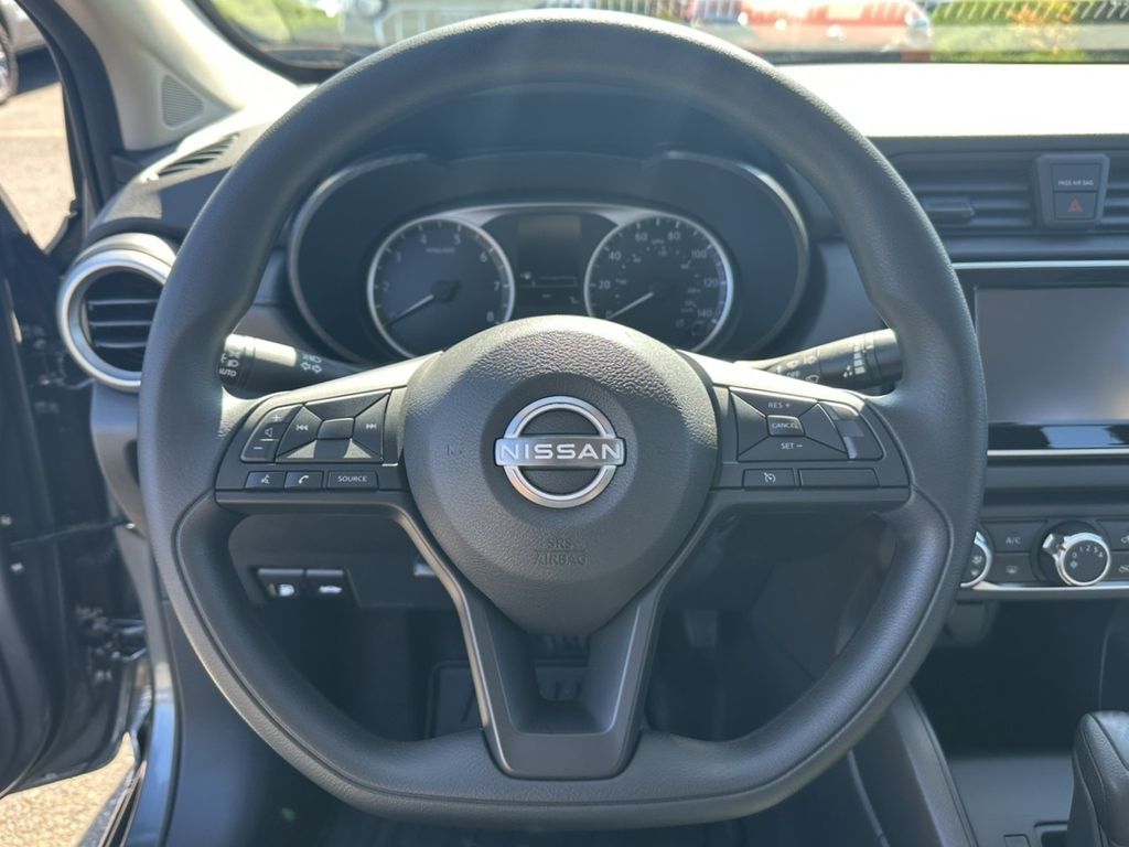 2025 Nissan Versa 1.6 S photo 16