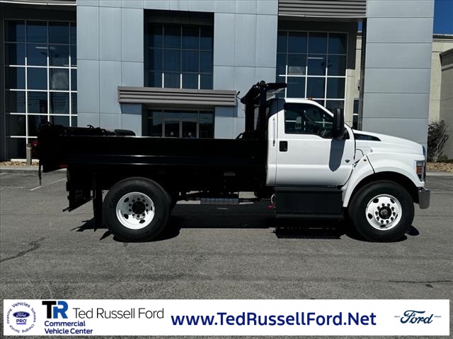 2025 Ford F-650 SuperCab photo 4