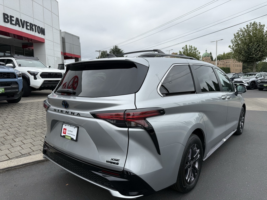 2024 Toyota Sienna XSE photo 5