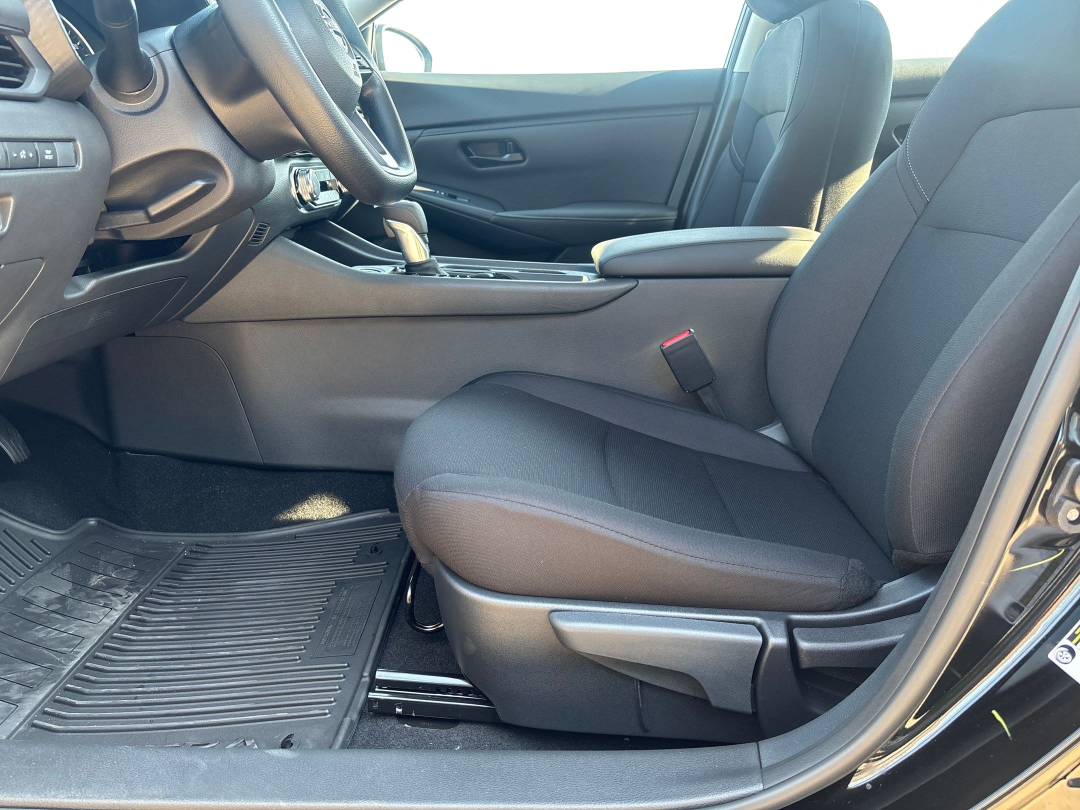 2025 Nissan Sentra S photo 5