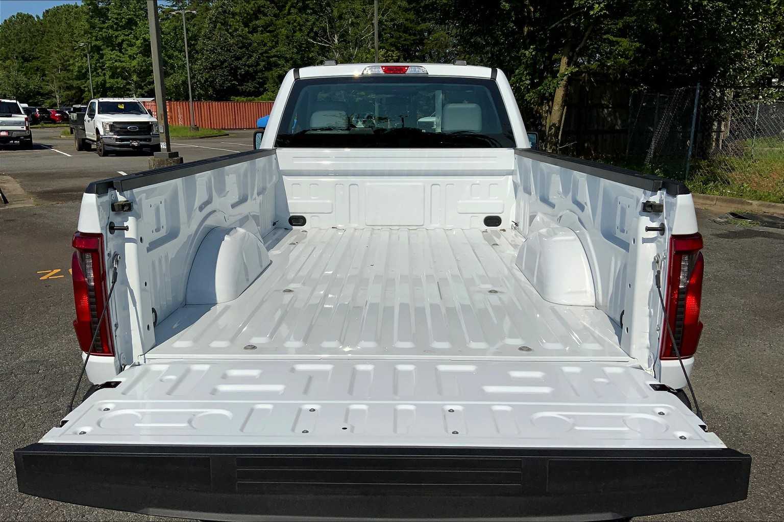 2025 Ford F-150 XL photo 17