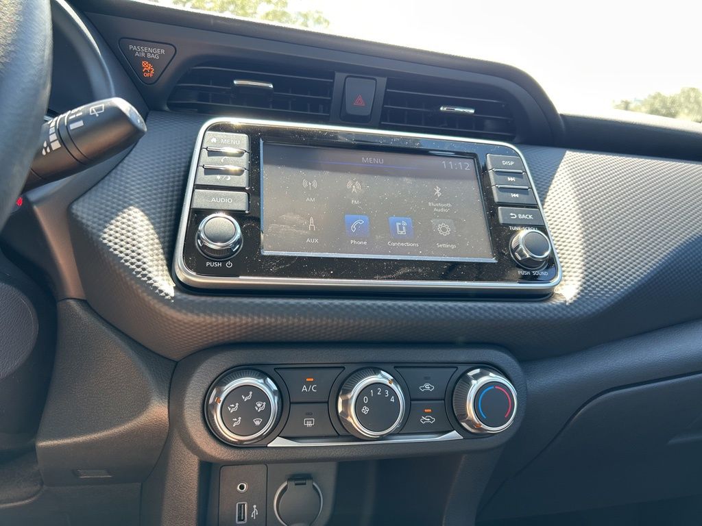 2025 Nissan Kicks Play S photo 21