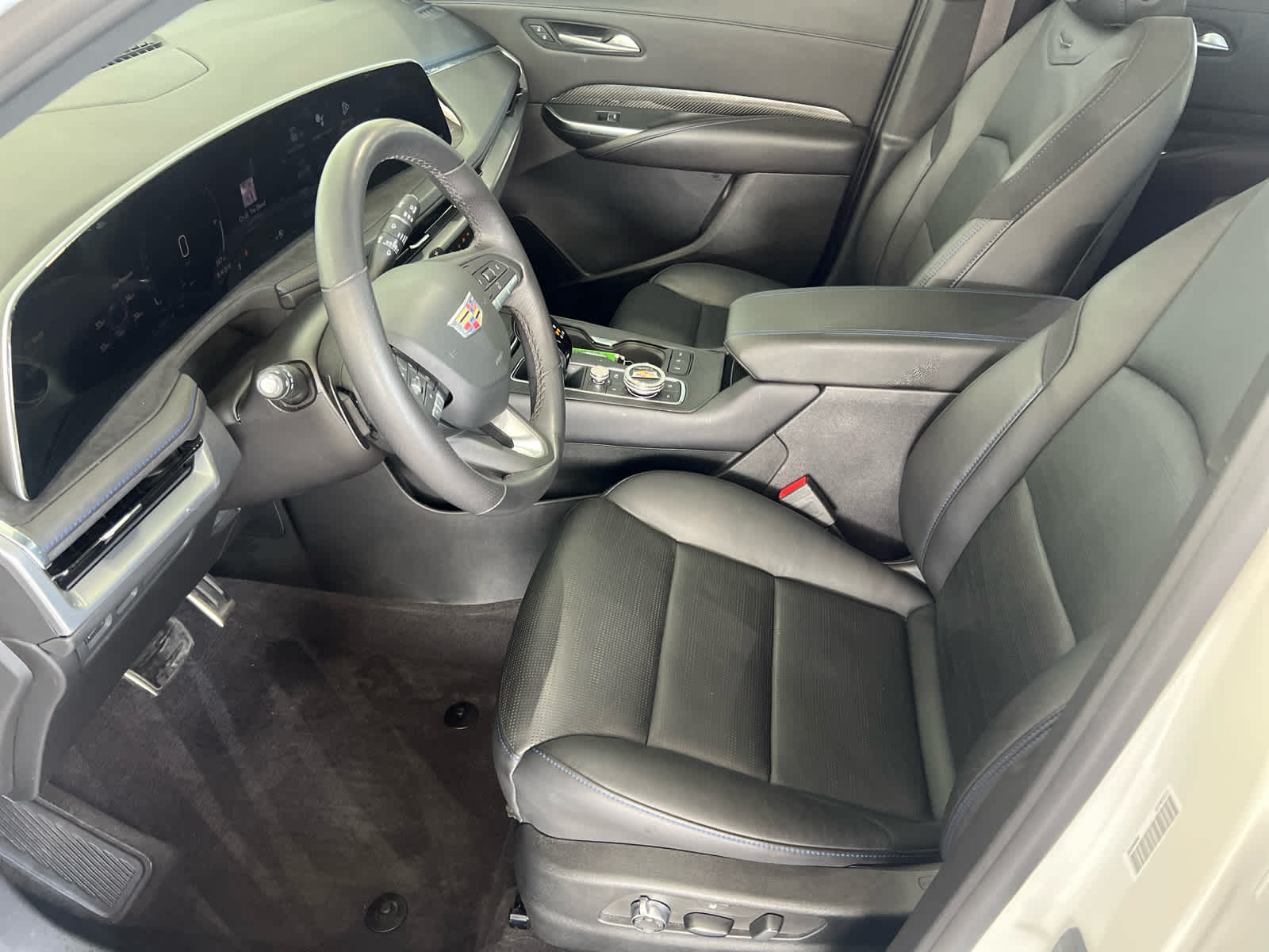 2024 Cadillac XT4 Sport photo 9