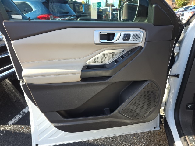 2020 Ford Explorer Platinum photo 3