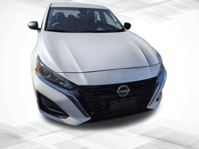 2024 Nissan Altima 2.5 SV photo 2