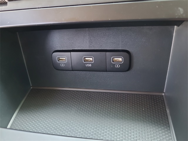 2022 Kia Carnival LXS photo 21