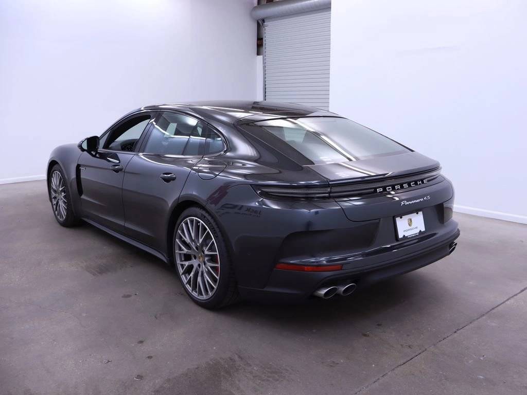 2025 Porsche Panamera 4S E-Hybrid photo 3