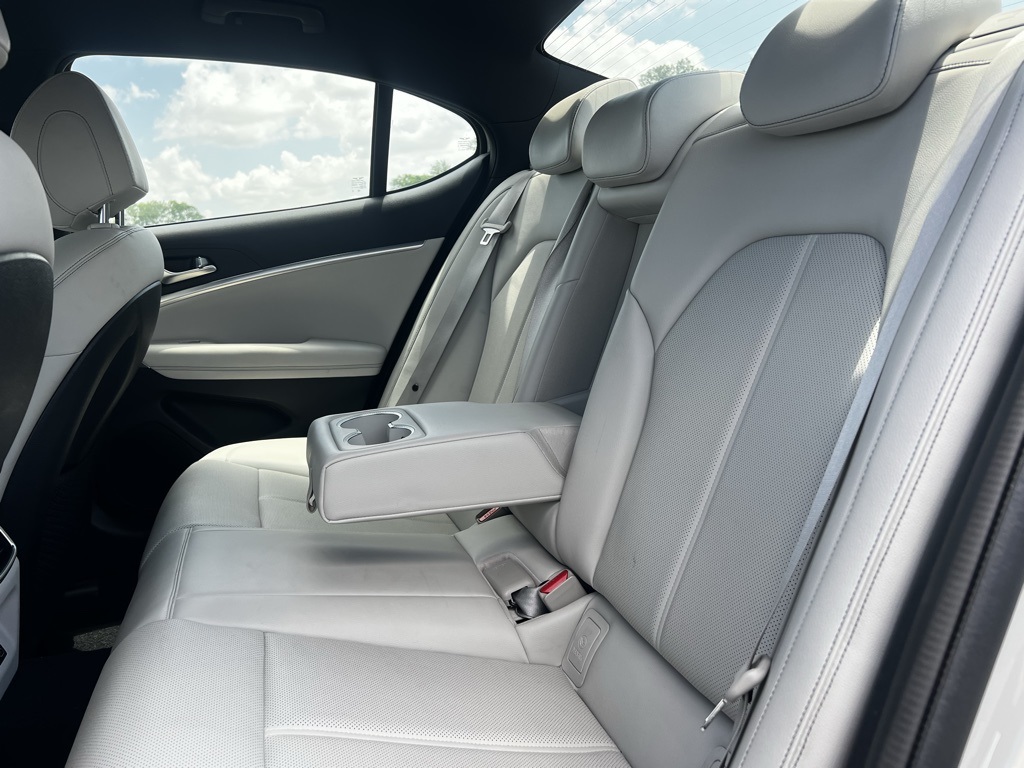 2024 Genesis G70 2.5T photo 6