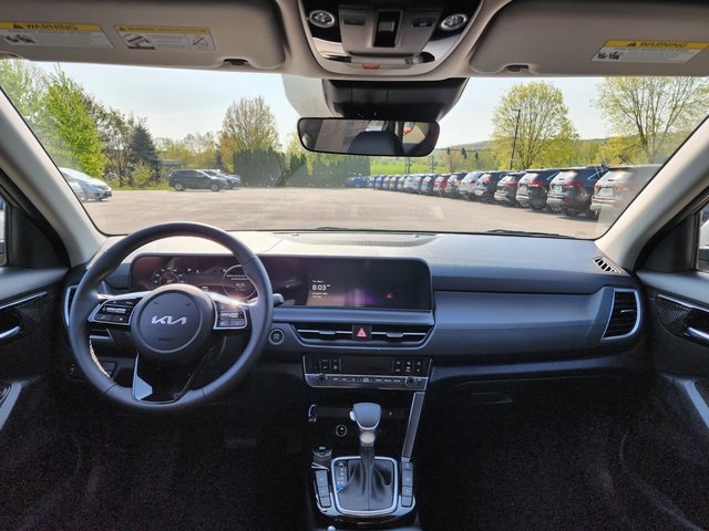 2026 Kia Seltos EX photo 17
