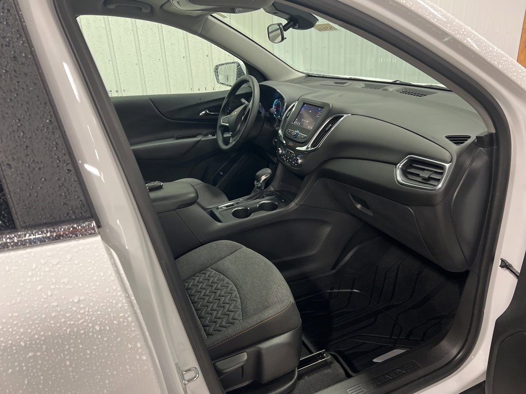2023 Chevrolet Equinox LT photo 8