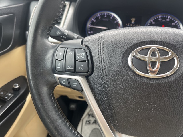 2015 Toyota Highlander XLE photo 25