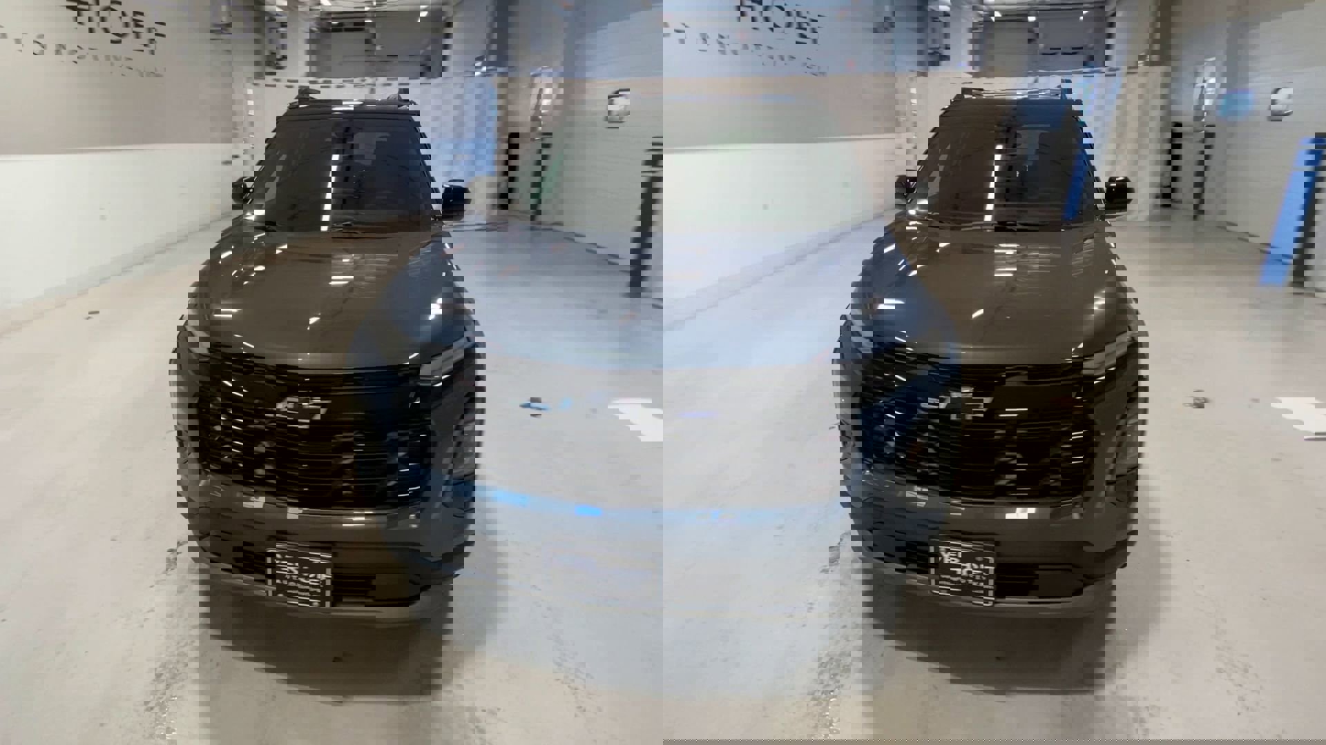 2026 Chevrolet Equinox LT photo 2