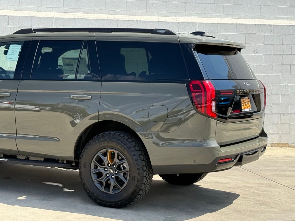 2025 Ford Expedition Platinum photo 6