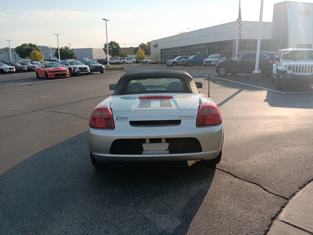 2000 Toyota MR2 Spyder Base photo 7