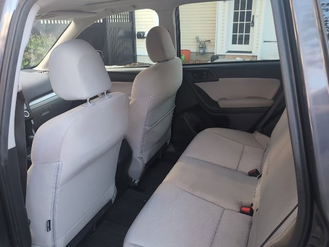 2016 Subaru Forester 2.5i Premium photo 3